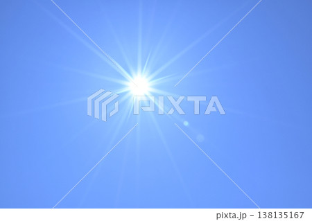 青空と太陽 直射日光 青空と太陽 直射日光 138135167