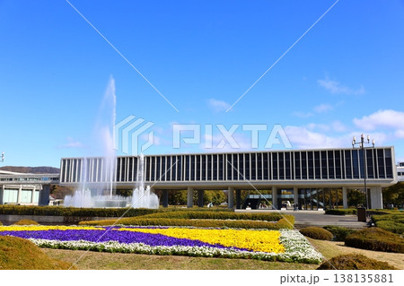 広島平和記念資料館の外観(広島市中区) 広島平和記念資料館の外観(広島市中区) 138135881