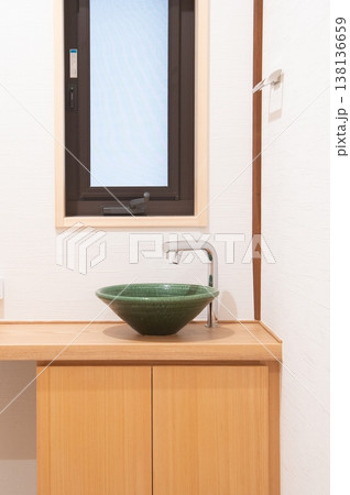 トイレの手洗いボウル トイレの手洗いボウル 138136659