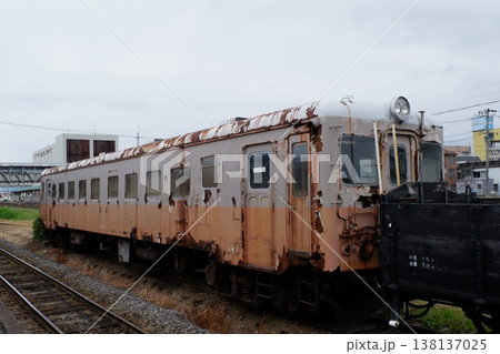 津軽五所川原駅に留置された津軽鉄道キハ22気動車 津軽五所川原駅に留置された津軽鉄道キハ22気動車 138137025