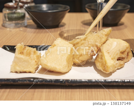 春の息吹を一皿に。銀座で味わう旬の筍の天ぷら 春の息吹を一皿に。銀座で味わう旬の筍の天ぷら 138137149