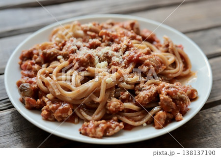 玄米麺で作ったグルテンフリーのミートソースパスタ 玄米麺で作ったグルテンフリーのミートソースパスタ 138137190