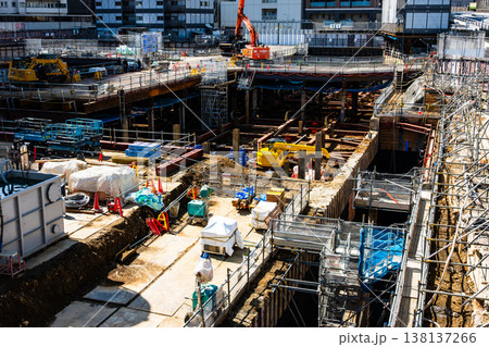 大規模建設現場の風景 再開発中の池袋 2026.02 a-2 高彩度コントラスト 大規模建設現場の風景 再開発中の池袋 2026.02 a-2 高彩度コントラスト 138137266