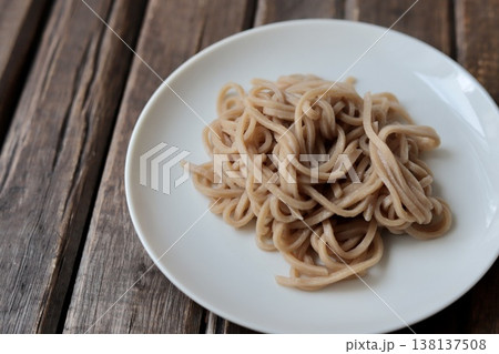 茹でたてのヘルシー玄米麺 グルテンフリー麺 茹でたてのヘルシー玄米麺 グルテンフリー麺 138137508