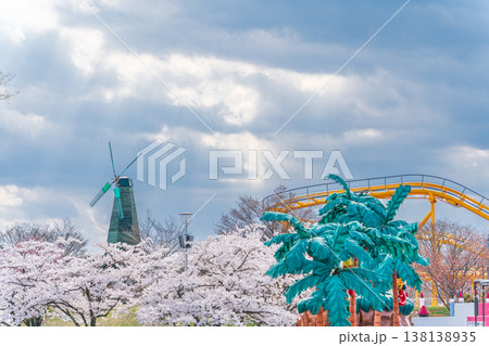 「青森県」八戸公園・子供の国 春の風景　八戸市 138138935