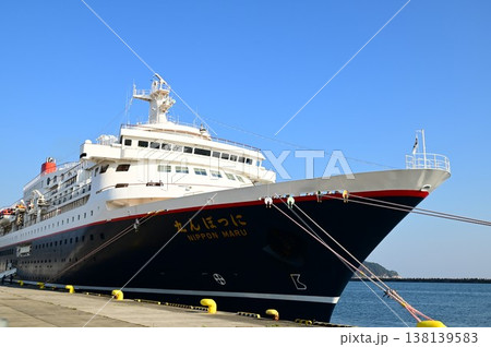 宮古市藤原ふ頭に寄港したクルーズ船にっぽん丸 138139583