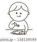 カレーを食べるシンプルな人物 備蓄 カレーを食べるシンプルな人物 備蓄 138139599