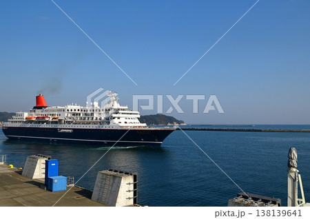 宮古市藤原ふ頭を出港したクルーズ船にっぽん丸 138139641