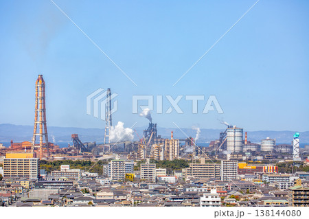 大分市街地と臨海コンビナート 138144080