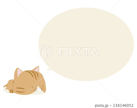 うつ伏せで寝る茶トラ猫。吹き出し付き 138146052
