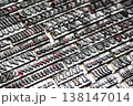 金属活字が密集した印刷版の背景素材 138147014