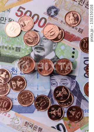 Korea, Korean cash bills, and the won currency for exchange and financial transactions. Korean won 138150108