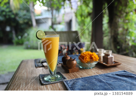 バリ島　スミニャック　カフェ 138154889