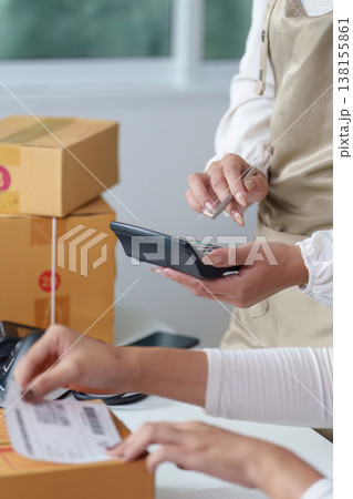 Calculating shipping costs for e-commerce orders 138155861
