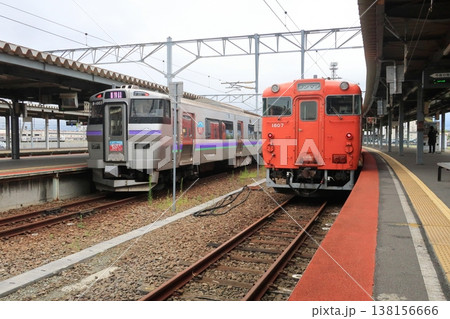 北海道道南いさりび鉄道線　函館駅から七重浜駅までの風景 138156666