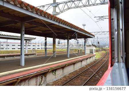 北海道道南いさりび鉄道線　函館駅から七重浜駅までの風景 138156677