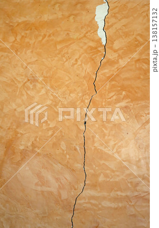 Crack on stone wall 138157132