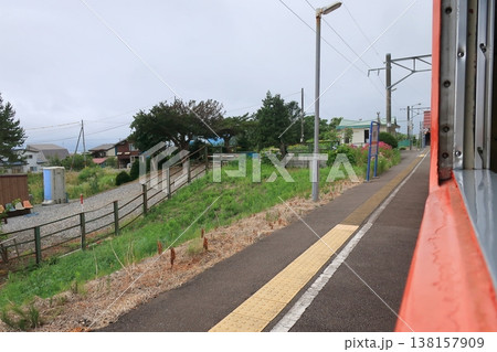北海道道南いさりび鉄道線　渡島当別駅から泉沢駅までの風景 138157909