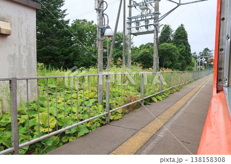 北海道道南いさりび鉄道線　泉沢駅から木古内駅までの風景 138158308