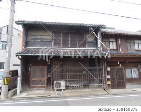 藍屋町大崎家住宅、おおさきけじゅうたく、 明治初年に高砂町藍屋町で材木問屋を始めた大崎卯平の家 藍屋町大崎家住宅、おおさきけじゅうたく、 明治初年に高砂町藍屋町で材木問屋を始めた大崎卯平の家 138159878