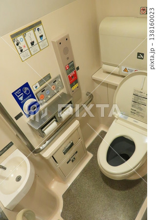 北海道新幹線の車内 138160023