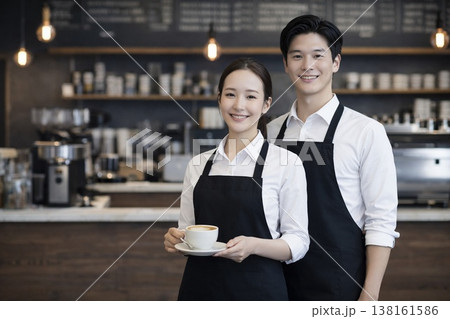 日本人のバリスタ(男女) 138161586
