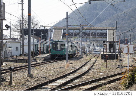 西脇市駅に停車する電車 西脇市駅に停車する電車 138163705