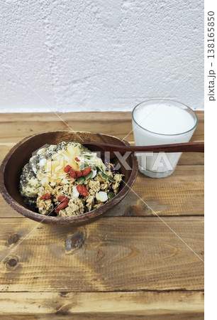 アサイーと牛乳の優雅な朝食 アサイーと牛乳の優雅な朝食 138165850