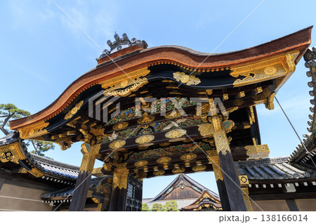 京都の二条城の唐門と二の丸御殿 138166014