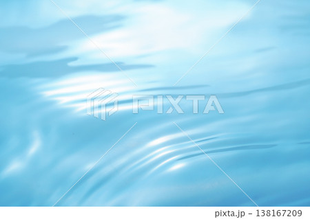 水・水面・波紋・キラキラ・テクスチャ・背景素材 138167209