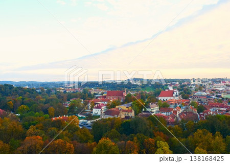 ゲディミナス城跡から見るヴィリニュスの街　リトアニア　6 138168425