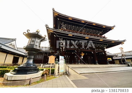 京都府 東本願寺・御影堂門(重要文化財) 京都市 下京区 常葉町 2022年2月 京都府 東本願寺・御影堂門(重要文化財) 京都市 下京区 常葉町 2022年2月 138170833