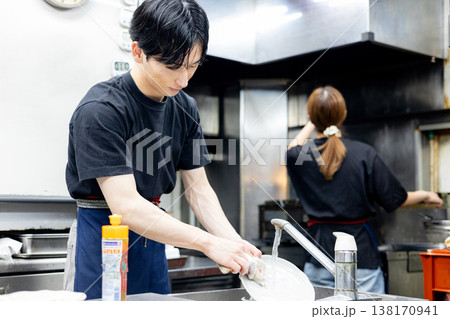 居酒屋バイト 138170941