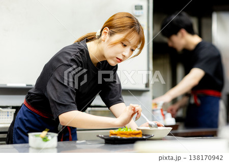 居酒屋バイト 138170942