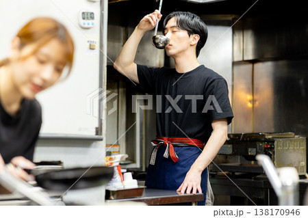 居酒屋バイト 138170946