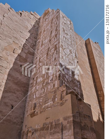 カルナック神殿のヒエログリフに覆われた壁面（ルクソール・エジプト） 138172716