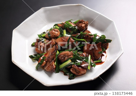 ニラレバ炒め(レバニラ炒め) 中華料理 盛り付け ニラレバ炒め(レバニラ炒め) 中華料理 盛り付け 138173446
