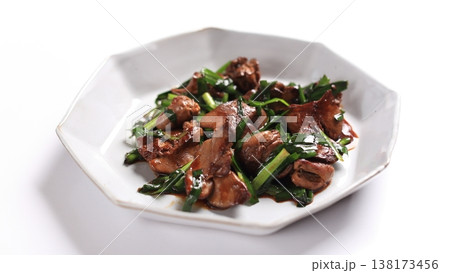 ニラレバ炒め(レバニラ炒め) 中華料理 盛り付け ニラレバ炒め(レバニラ炒め) 中華料理 盛り付け 138173456