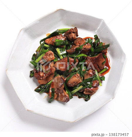 ニラレバ炒め（レバニラ炒め） 中華料理 盛り付け 138173457
