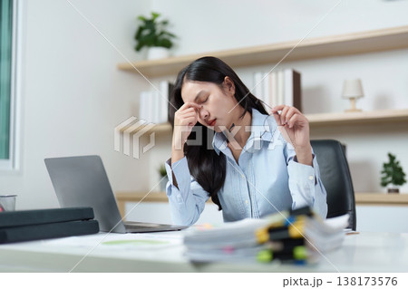 Office syndrome and stress relief in professional environment Office syndrome and stress relief in professional environment 138173576