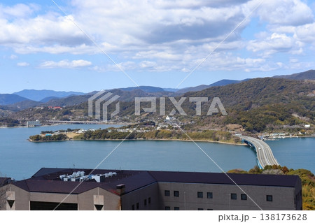 浜名湖 舘山寺 大草山から見下ろす東名高速 浜名湖SA（静岡県浜松市） 138173628