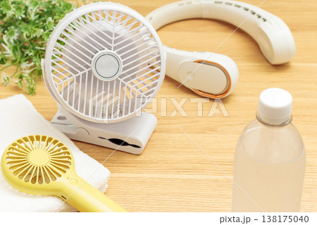 夏、熱中症対策イメージ 138175040