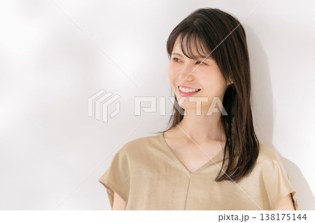 女性 日差し ビューティー 女性 日差し ビューティー 138175144