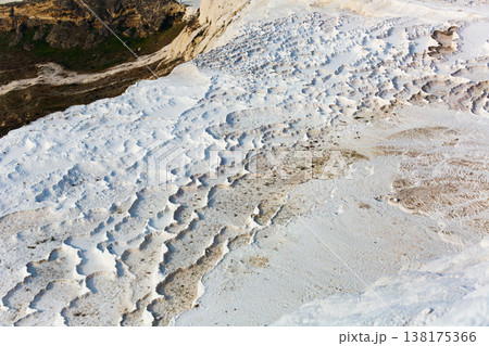 Natural travertine terraces with hot springs in Pamukkale, Turkey 138175366