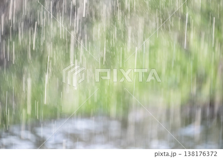 梅雨・激しく降る雨のイメージ 138176372