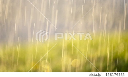 梅雨・激しく降る雨のイメージ 梅雨・激しく降る雨のイメージ 138176383