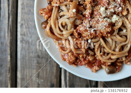 玄米麺で作ったグルテンフリーのミートソースパスタ 138176932