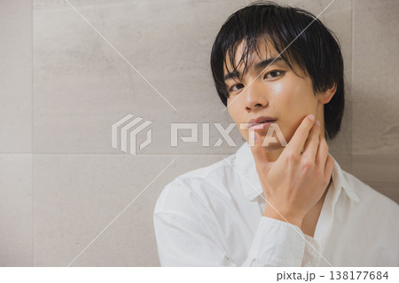 男性のスキンケアイメージ 男性のスキンケアイメージ 138177684