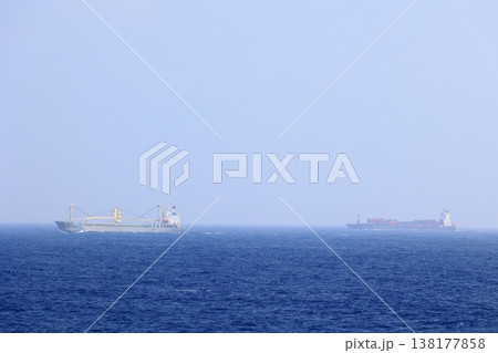 貨物船 運搬船 貨物輸送機 138177858