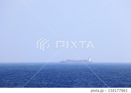 貨物船 運搬船 貨物輸送機 138177861